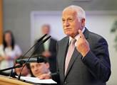 Z Nečase a Peake jsou mrtvoly. I tohle vyvolal Klaus