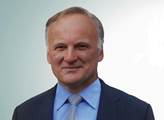 Gazdíkovec z Krkonoš: Cpát miliardy do nemocnic a neopravit silnici, to je bolševické