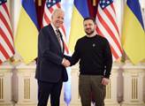 Hned dvě rány z USA schytala Ukrajina. Bez milosti