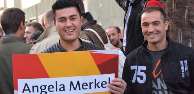 ŽIVĚ z Berlína: Před sídlem AfD propukly protesty