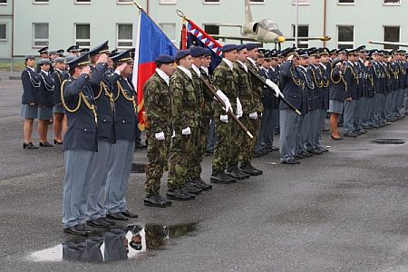 Česká mise v Kosovu končí. Picek zhlédne slavnostní nástup vojáků 