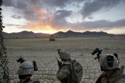 Mise se v Afghánistánu se rozroste, z Kosova se ale vojáci stáhnou 