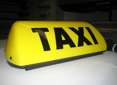 Zabavovat taxikářům auta za trest vláda odmítá