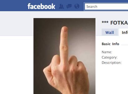 Ukaž prostředníček na Staromáku, vyzývá facebooková skupina
