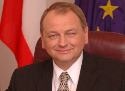 Kasal říká: Už jsem si své odsloužil. Ať je senátorem Vystrčil 