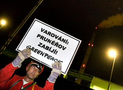 Aktivisté z Greenpeace opět pronikli na Úřad vlády