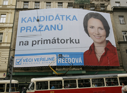 Reedová vyzývá Tůmu k diskuzi. Zatím bez úspěchu