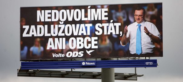 Nečasovy billboardy za miliony "zdobí" gramatická chyba