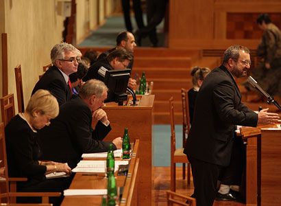Senátoři schválili změny v zákonu o ČNB kvůli nové regulaci EU 