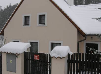 Kalouskovi visí na vrátkách "blbej pes“