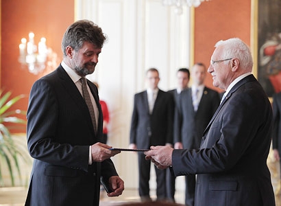 Ministr Kubice úřaduje: Jmenoval Hrušku náměstkem