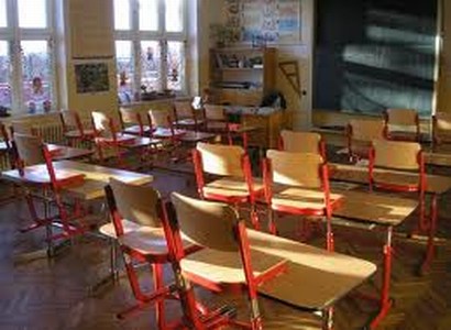 Na ministerstvu školství si stěžovalo 57 učitelů, které vyhodili na prázdniny