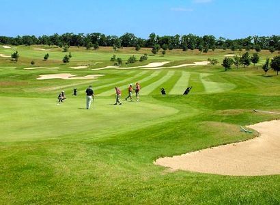 Řada odborářů si v den stávky zajde na golf. Kalousek nešetří "chválou"