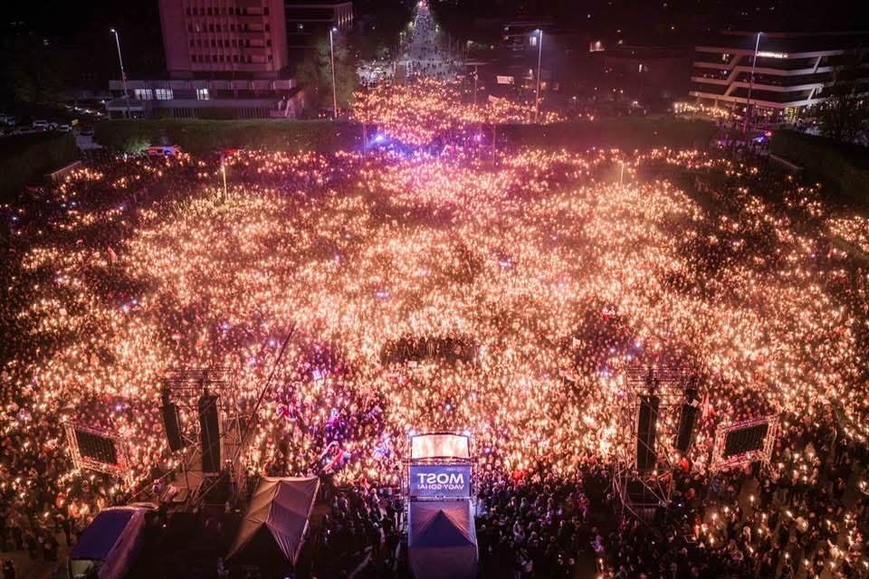 volební shromáždění na podporu Pétera Magyara