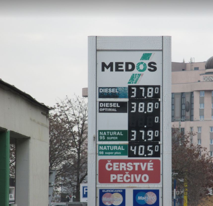 Ceny pohonných hmot u jedné z pražských pump