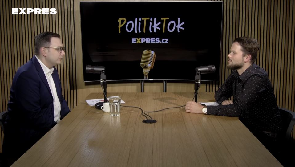Jan Lipavský v pořadu PoliTikTok