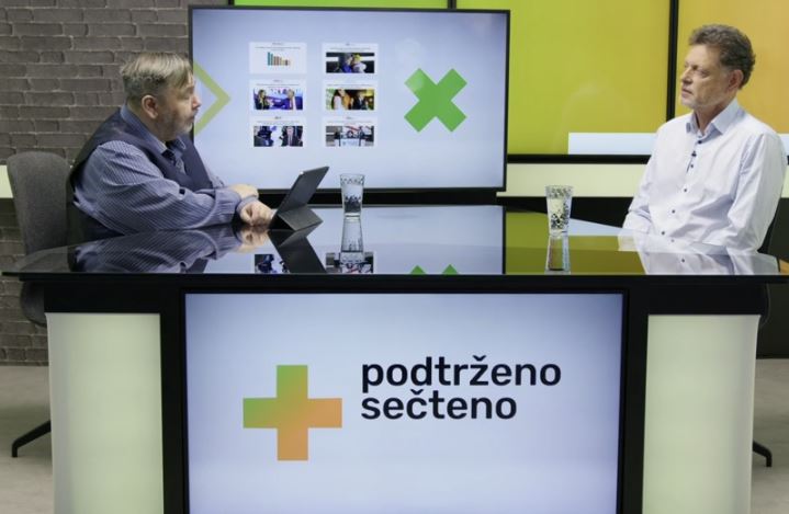 Vadim Petrov v XTV, moderátor Luboš Xaver Veselý (vlevo)