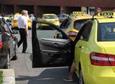 Taxikáři v Praze dnes budou pokračovat v protestech proti Uber