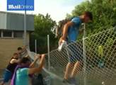 Chorvatsko uzavírá přechod Berkasovo-Bapska, část běženců pustilo