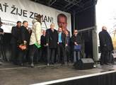 Totální triumf Miloše Zemana: Tisíce lidí řvaly nadšením a prezident zpráskal ty, kteří nám podle něj vymývají mozky