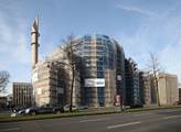 Největší mešita v Německu je před dokončením. A toto nám řekli místní o muslimech, Merkelové a uprchlících