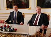 Prezidenti Česka a Polska si vyměnili nejvyšší státní vyznamenání