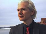 Julian Assange se vysmál CIA. Teorie o jeho spolupráci s Ruskem jsou prý úplně mimo