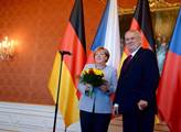 U Václava Klause sledovali návštěvu Merkelové v Praze: Její výroky o migraci působí děsivě