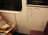 FOTO No tedy: Toto někdo načmáral v Praze o Angele Merkelové