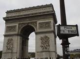 A vůbec nic mě neděsí, na Champs Elysées... Teď se na bulváru odehrál další útok, označený za terorismus