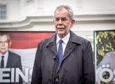 Obavy z Van der Bellena byly oprávněné, pustil se do rakouského prezidenta Strejček