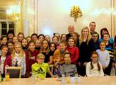 Žáci z Horního Benešova v Praze navštívili poslance Ladislava Velebného, setkali se i s ministryní školství Kateřinou Valachovou