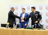 Policejní prezident podepsal dohodu se zástupci FAČR a LFA