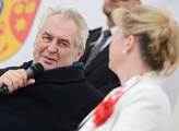 Zeman dal milost nemocnému muži. V rejstříku trestů má rovnou sedm záznamů