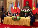 Prezident Zeman jednal s vietnamským protějškem. A pak uspokojil novináře tím, co je prý zajímá ze všeho nejvíce