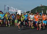 Autodrom Most: Olympijský běh opět s rekordní účastí, na rozpálený okruh se vydalo 322 mužů a žen