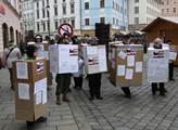 Pouze na PL: Lidskoprávní klinika, studentská laboratoř lidských práv a mnohé další. To se studuje na Univerzitě Palackého v Olomouci. O kousek dál ve Vsetíně loni nebyl ani jeden zednický učeň