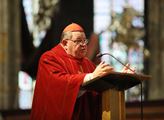 Kardinál Duka formálně nabídl rezignaci