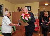 Prezident si prohlédl příbramskou nemocnici a setkal se s klienty Domova seniorů v Dobříši