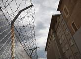 Ve věznici Pankrác hořelo, hlásí Vězeňská služba, která stěhovala čtyři stovky trestanců