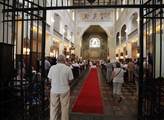 Průzkum: Až 420 tisíc katolíků chodí v Česku každou neděli na bohoslužbu
