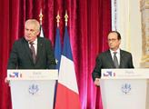 Francouzský prezident přijede ve středu do Prahy, přijmou ho Zeman a Sobotka