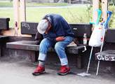 Města řeší bezdomovectví nejvíc sociální prací, nejméně bydlením