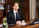 Ministr Dobeš prý už připravuje rezignační dopis