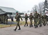 Noviny: Vojáci mají dostat doplatek za 24hodinové směny, rozhodl soud