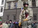 Američtí a belgičtí veteráni vyučovali studenty v Plzni: Zůstali jsme na severu, abychom mohli osvobodit Prahu dříve než Rusové. Ale zónu jsme museli opustit...