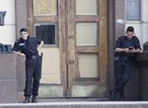 Některé budovy v Charkově hlídají ozbrojenci