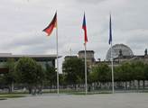 Sobotka zahájil návštěvu Německa u památníku Berlínské zdi 