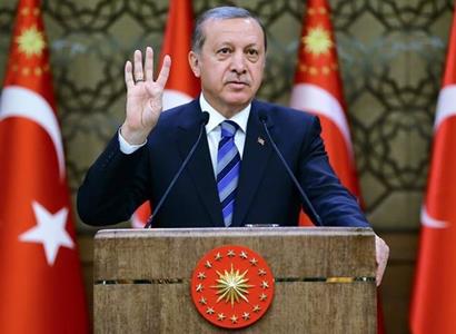 „Vymýtíme je našimi tanky a vojáky.“ Erdogan útočí za tureckými hranicemi