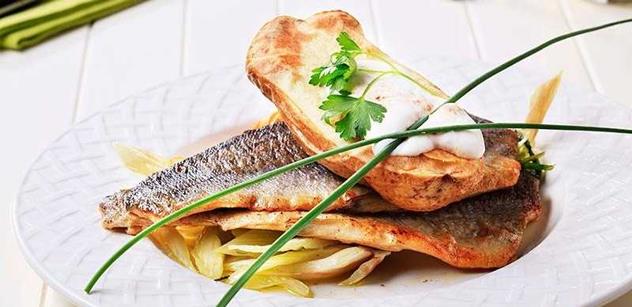 Konzumace rybího masa podporuje zdraví mozku. Chrání před demencí i Alzheimerem